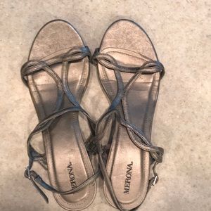 Metallic sandals low wedge dress up or down!